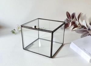 Boîte de verre hexagonale en verre, avec chaîne - Product Image 6