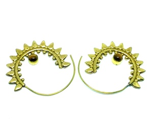 ต่างหูทองเหลืองทรงเรขาคณิตสีทองแบบกอธิคพร้อมห่วงตาเสือแบบเกลียวเพชรหลักหินของขวัญสำหรับงานแต่งงานสำหรับผู้หญิง - Product Image 4