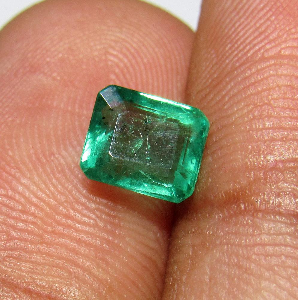 สีเขียว