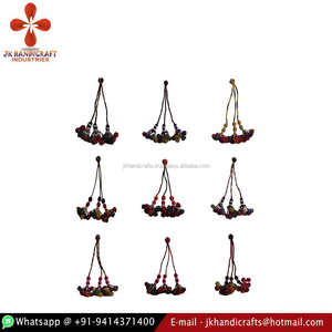 Vente en gros de rideaux à pompons de style banjara indien vintage Vêtements décoratifs bohème à pompons et textiles de maison - Product Image 1