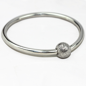 Élégants bracelets en argent sterling 925 oxydé, style bohème chrétien, de la marque Shri Ashapura Jewels, pour mariage - Product Image 6