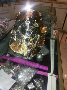 อัญมณีอำพันหยาบธรรมชาติ - Product Image 2