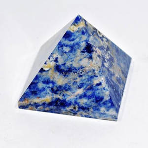 Pyramide de cristal de sodalite bleue Pierre précieuse naturelle - Product Image 1
