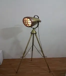 Классическая Напольная Лампа с античным штативом и латунной отделкой