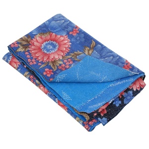 Venta al por mayor antiguo hecho a mano bohemio kantha edredón vintage cosido a mano algodón tiro hecho a mano producto a granel - Product Image 5