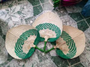 Éventail en bambou coloré / Éventail en feuille de palmier avec couleur - Product Image 6