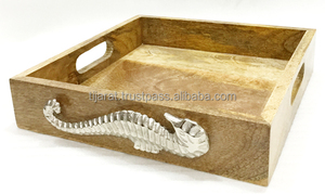 Bandeja de servicio de madera de diseño contemporáneo, con asas de METAL para uso comercial en hoteles, restaurantes y casas - Product Image 3