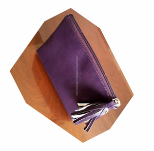 Bolsa de maquillaje compacta lista para viajar con cierre de cremallera organizada para uso en movimiento - Product Image 1