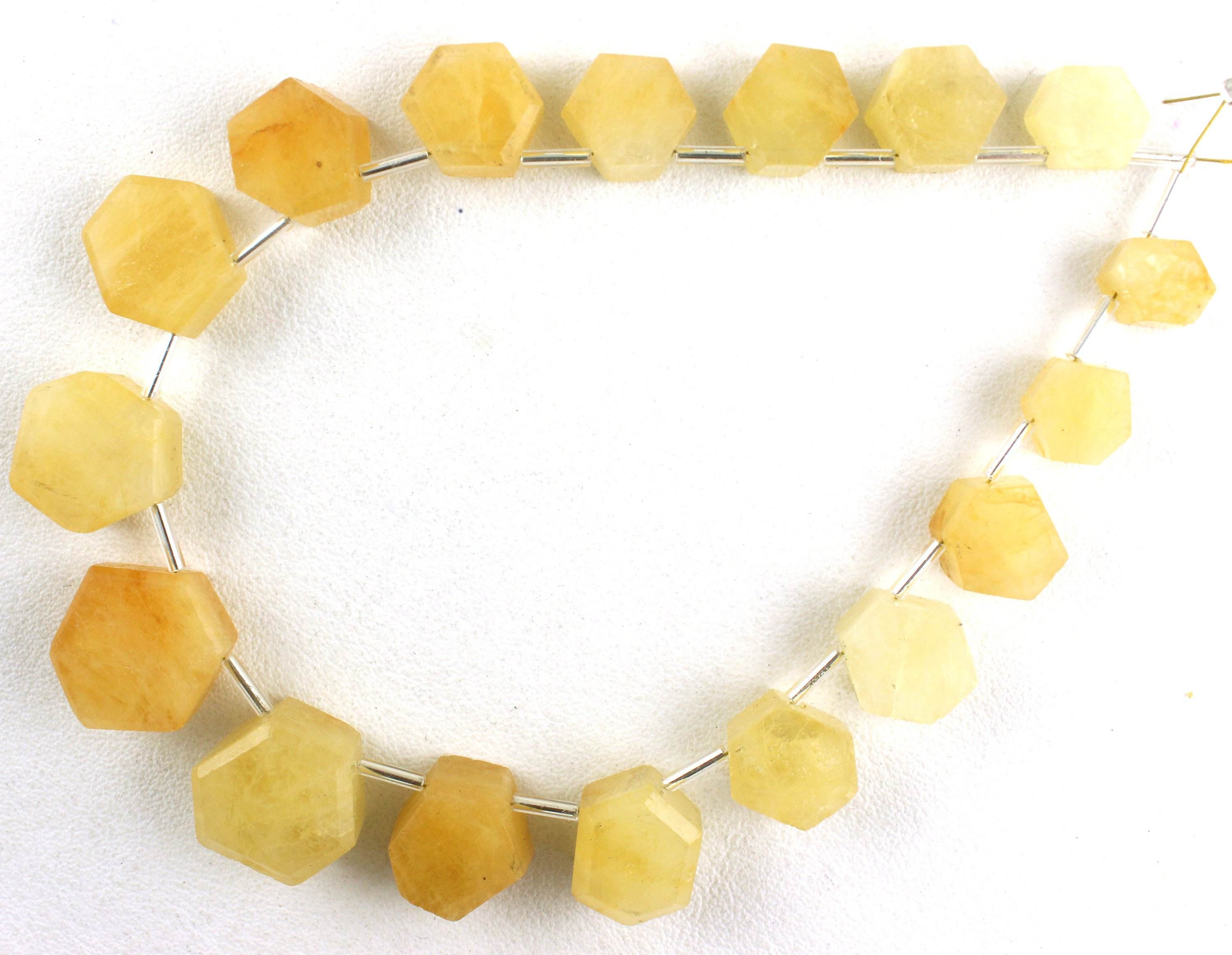 สีเหลือง