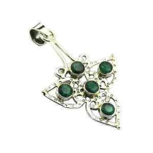 Venta al por mayor personalizado elegante vintage 925 colgante de plata esterlina Esmeralda natural piedra preciosa oro rodio chapado bisel ajuste - Product Image 1