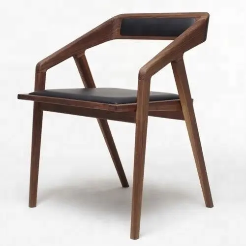 Cadeira de jantar de madeira sólida contemporânea
