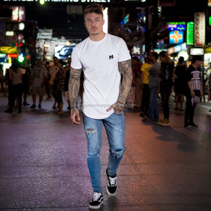 Camiseta unisex personalizada de alta calidad 100% Camiseta de algodón Premium Personalizar la impresión del logotipo Camiseta en blanco con cuello redondo para hombre - Product Image 2