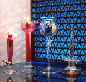 Bougeoirs Égyptiens Religieux en Forme de Croix en Verre Soufflé à la Main en Or 24 Crt - Product Image 1