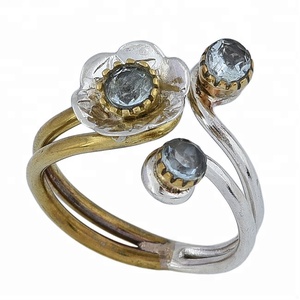 แหวน925บุษราคัมสีฟ้าทรงกลมเหลี่ยมเพชรพลอยเงินแท้เครื่องประดับแหวนแฟชั่นชุบทองคลาสสิกสำหรับเป็นของขวัญแต่งงาน - Product Image 1