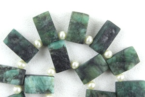 Impresionante piedra preciosa de Efecto Estrella cortada a mano verde de grado AAA Natural de 1 hebra de 19 piezas para la fabricación de joyas - Product Image 4