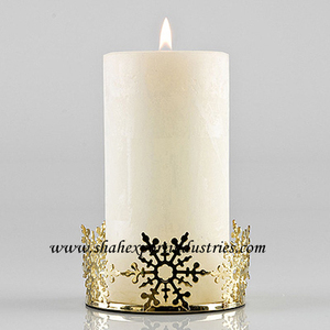 Portavelas de pilar con diseño de copo de nieve metálico dorado para iluminación del hogar y Navidad, pilares de vela de Metal decorados - Product Image 1