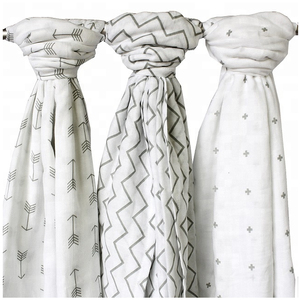 ผ้าห่มผ้ามัสลินสำหรับเด็กทารกผ้าไมโครไฟเบอร์ลายลูกศรซิกแซกพลัสลวดลายสีขาวถักสวมใส่ได้ทุกฤดู - Product Image 1