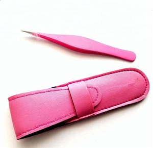 Pince à épiler professionnelle pour manucure à sourcils pointue rose avec couleur vive et emballage - Product Image 1