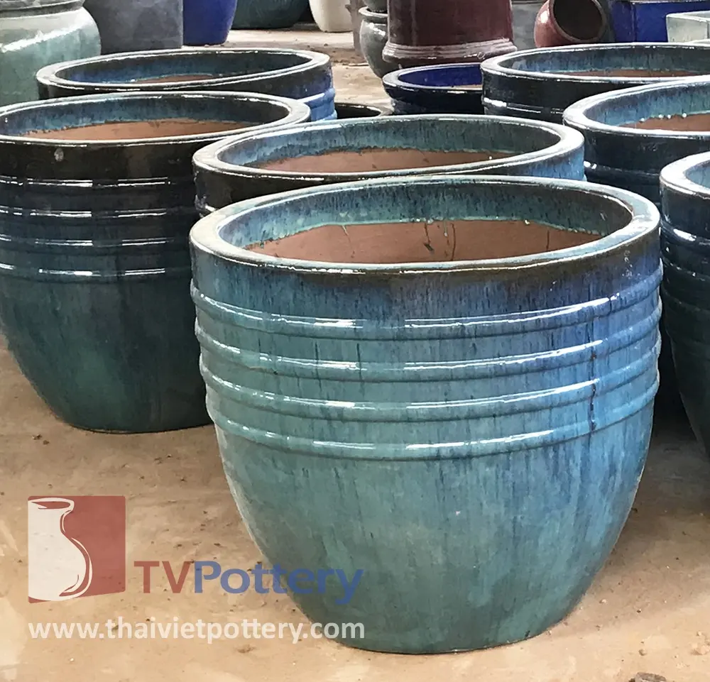 large outdoor ceramic pots