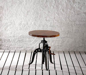 Mesa de manivela de fundición Industrial con tapa de madera reciclada - Product Image 2