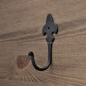 Compre al por mayor gancho de pared grande decorativo de hierro fundido, estilo vintage, lacado, negro antiguo, forjado a mano. - Product Image 4