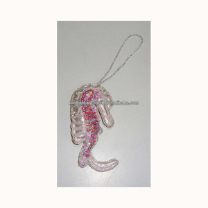 Adornos Navideños de Alta Calidad Hechos a Mano con Bordado Zari para Colgar en el Árbol de Navidad - Product Image 1