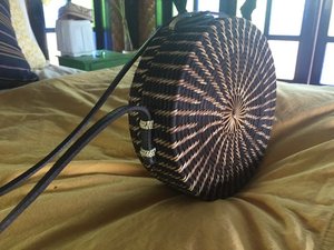 Nuevo bolso único de ratán para mujer de Vietnam Cierre de botón Forro de algodón y decoración de borlas - Product Image 4