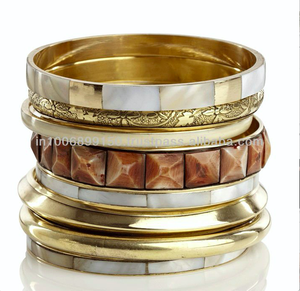 ชุดกำไลข้อมือแฟชั่นทองเหลืองและเรซิ่นหลากสี - Product Image 1