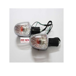 Conjunto de Luces Intermitentes Delanteras para Motocicleta OEM para TVS Star Sports Premium, Lente Ámbar, Izquierda y Derecha - Product Image 1