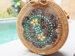 WHOLESALE ORIGINAL PRODUCTS Ethnic Straw Rattan Round Bags Full Handmade Hand Carving Shells Unique Design - Product Image 4