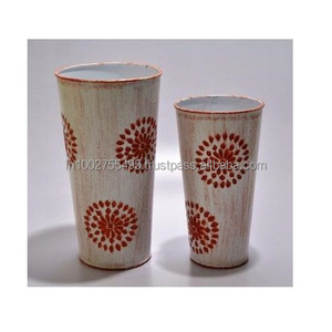 Jardinière en métal galvanisé peint de style français classique de grande taille IHA, design floral pour plantes vertes d'intérieur et d'extérieur - Product Image 1