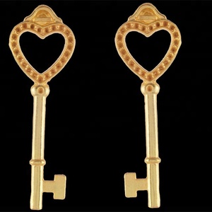 Boucles d'oreilles à clé en laiton plaqué or à la mode Charme de style long pour les fêtes Cadeaux Anniversaires Fiançailles - Product Image 2