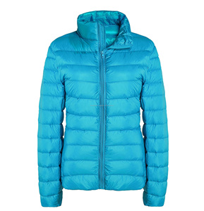 Veste en duvet matelassée légère personnalisée pour femmes Outwear Manteaux en duvet bouffant Vêtements d'extérieur d'hiver brodés Veste à bulles - Product Image 1