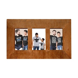 Vitrine souvenirs de famille avec des cadres photo en bois de manguier massif faits à la main cadres photo en bois pour la décoration murale bas quantité minimale de commande - Product Image 1