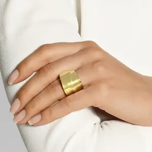 2019洋气时尚首饰镀金的结婚戒指设计为妇女