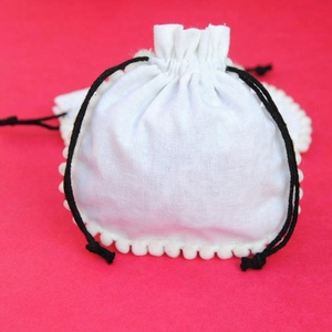 Pochette indienne en coton blanc fait à la main petit cadeau de mariage sac de faveur cordon Logo personnalisable conteneur de stockage de bijoux en gros - Product Image 3