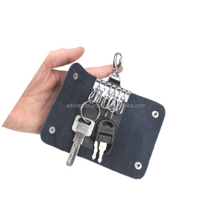 Estuche de cuero para llave en negro Regalo personalizado con iniciales personalizadas - Product Image 1