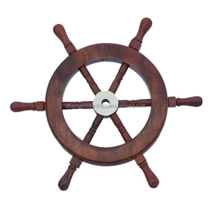 Roue de bateau décorative en bois naturel, décor mural - Product Image 1