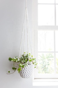 Cintre en coton macramé moderne fait à la main avec couleur et forme personnalisables pour décoration de jardin intérieur/extérieur - Product Image 3