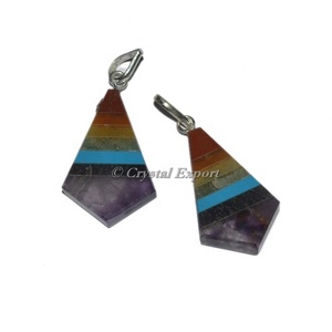 Agate Sept Chakra Triangle Pendentifs pour enfants Collé Sept Chakra Triangle Pendentifs - Product Image 1