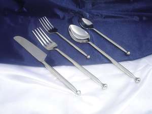 Ensemble de couverts cadeau promotionnel de qualité supérieure Nordic Vintage Classic Look Mirror Polish Antique Couverts Ensemble de 4 pièces - Product Image 2