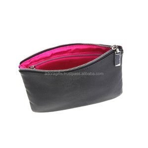 Bolsa negra con cremallera para cosméticos y accesorios de maquillaje para organización y portabilidad Bolsas y estuches de cosméticos - Product Image 1