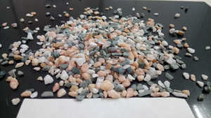 Pierre naturelle décorative pour mur, texture perlée, rondes, semi-polies, copeaux de marbre pour pavés et galets, utilisation hôtelière, design moderne - Product Image 3