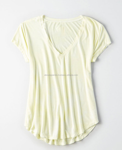 เสื้อยืดคอกลมผ้าคอตตอนลายดอกไม้สำหรับผู้หญิงระบายอากาศได้ไซส์ใหญ่พิเศษ - Product Image 1