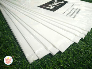 Sac en plastique PE 100% biodégradable et recyclable, personnalisé, écologique, avec soufflet latéral, imprimé en gravure, blanc, avec poignée, pour utilisation en supermarché - Product Image 3