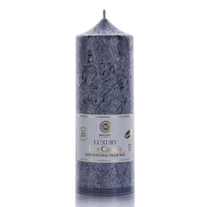 Bougie pilier en cire de palmier naturelle 19.5 cm 100% organique pour Noël et les vacances Fabriquée en Lettonie - Product Image 1