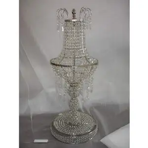 Centro de mesa de araña de cristal para boda - Product Image 1