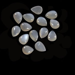 Cabujones calibrados con reverso plano de pera de piedra lunar gris natural de 4mm y 5mm, mayorista de piedras preciosas sueltas, compre en línea ahora a precio de fábrica - Product Image 1