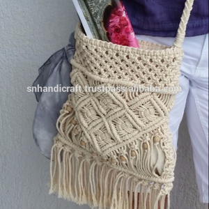 Bolso de Macramé de Estilo Bohemio Contemporáneo, Hecho a Mano - Product Image 1