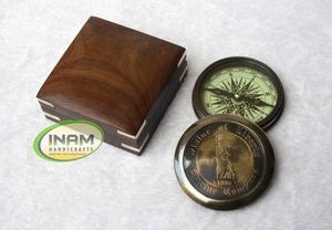 Nouvelle boussole nautique artisanale en laiton avec boîte en bois, magnifique boîte à boussole design en bois avec un design antique - Product Image 2